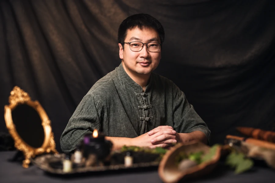 Dr Yu Guan